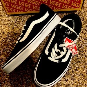 Vans ward canvas black/white women size 9